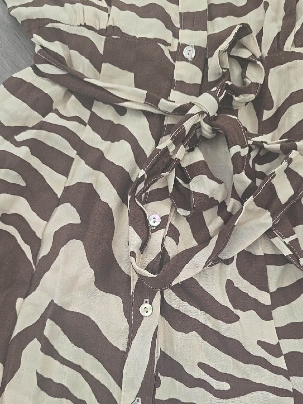NWOT Love Tree Zebra-Print Button Down Shirt Dress with Tie Waist Taupe & Cream - Picture 2 of 11